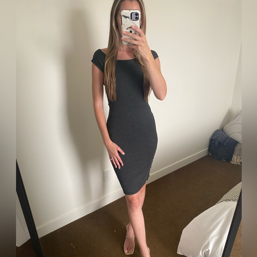 Aritzia - Babaton grey dress - XXS